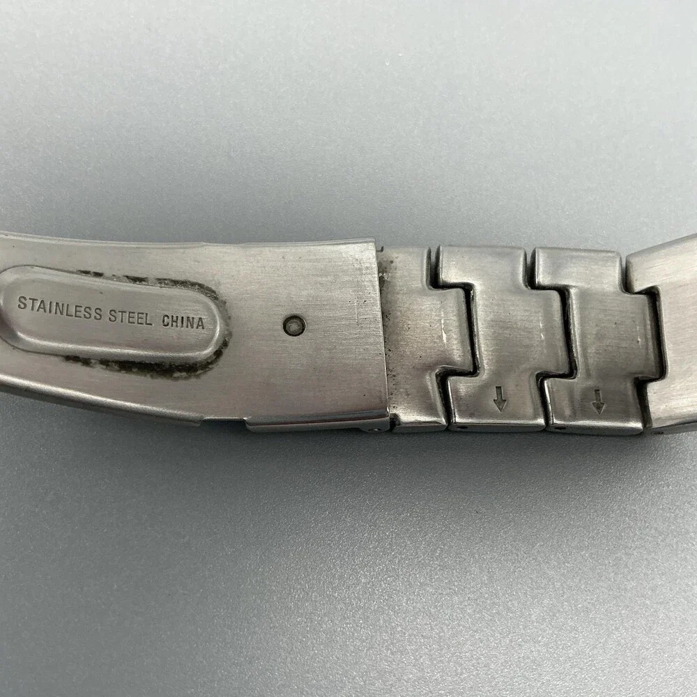 Kenneth Cole Mens Watch 30mm Silver Tone Stainless Date KC3297 New Battery 7.25